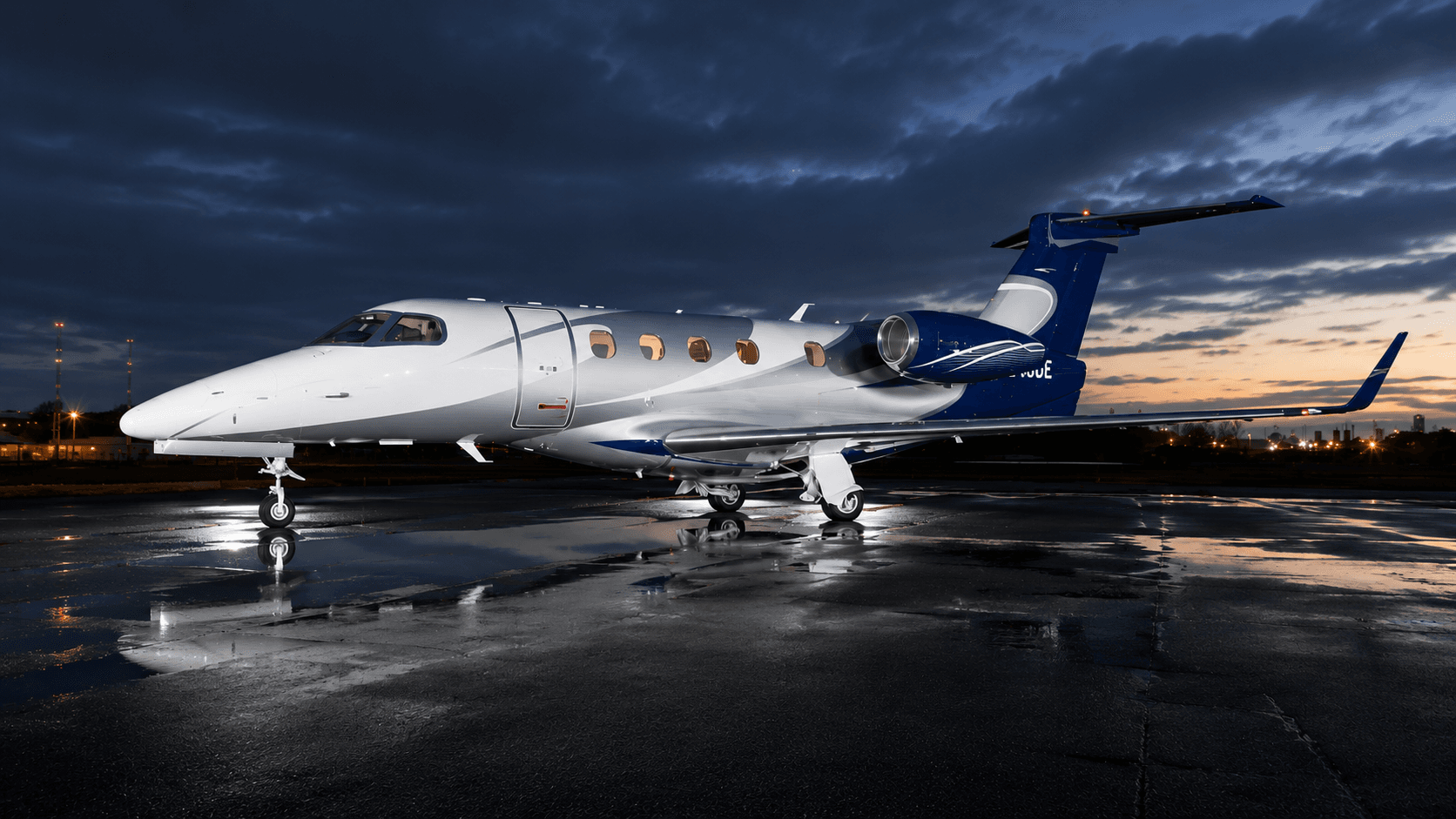 Embraer Phenom 300